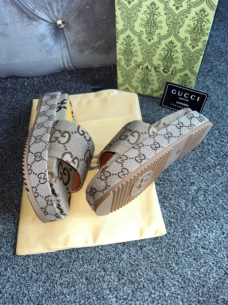 Light Brown Thick G Sliders