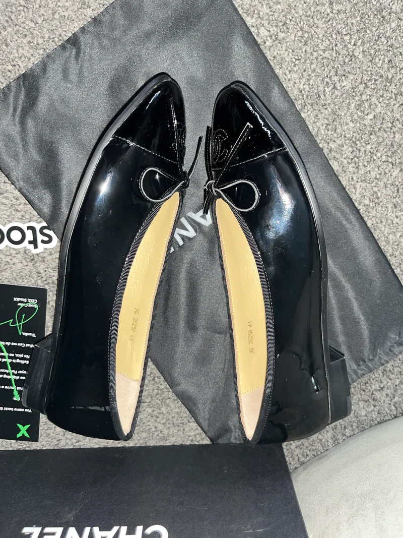 Black Shinny C Flats