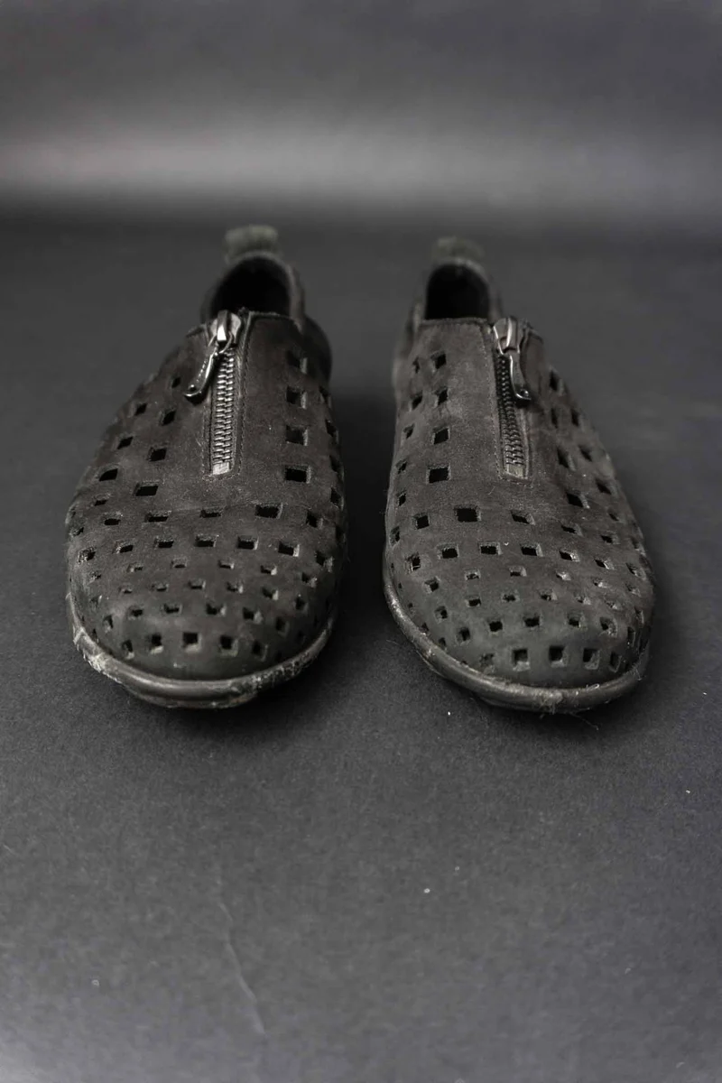 Arche Cut-Out Leather Slip-Ons — Minimalist French Design, 38