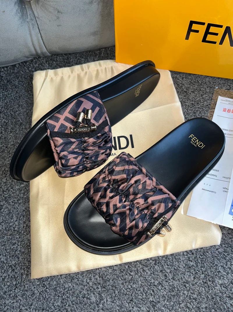 Brown Ruffled Sliders