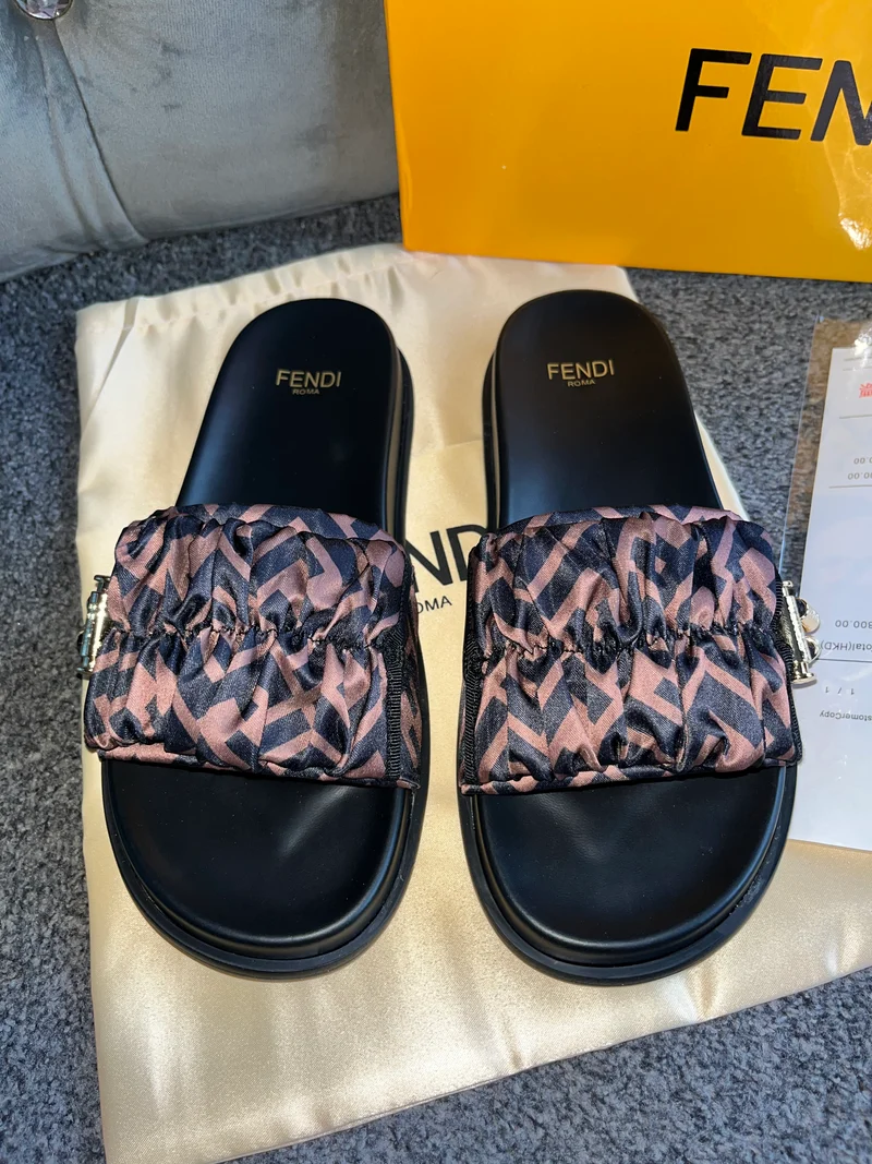 Brown Ruffled Sliders