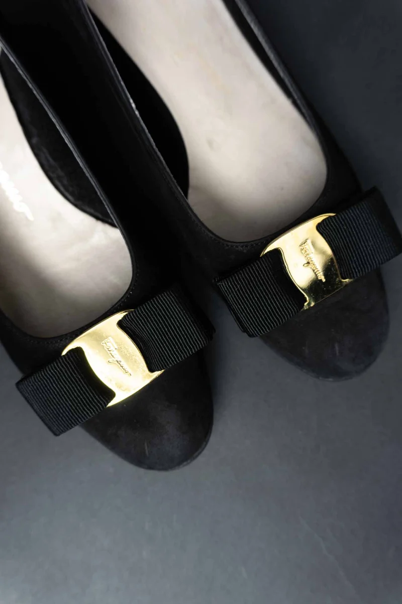 Vintage Salvatore Ferragamo Vara Ballerinas, 37