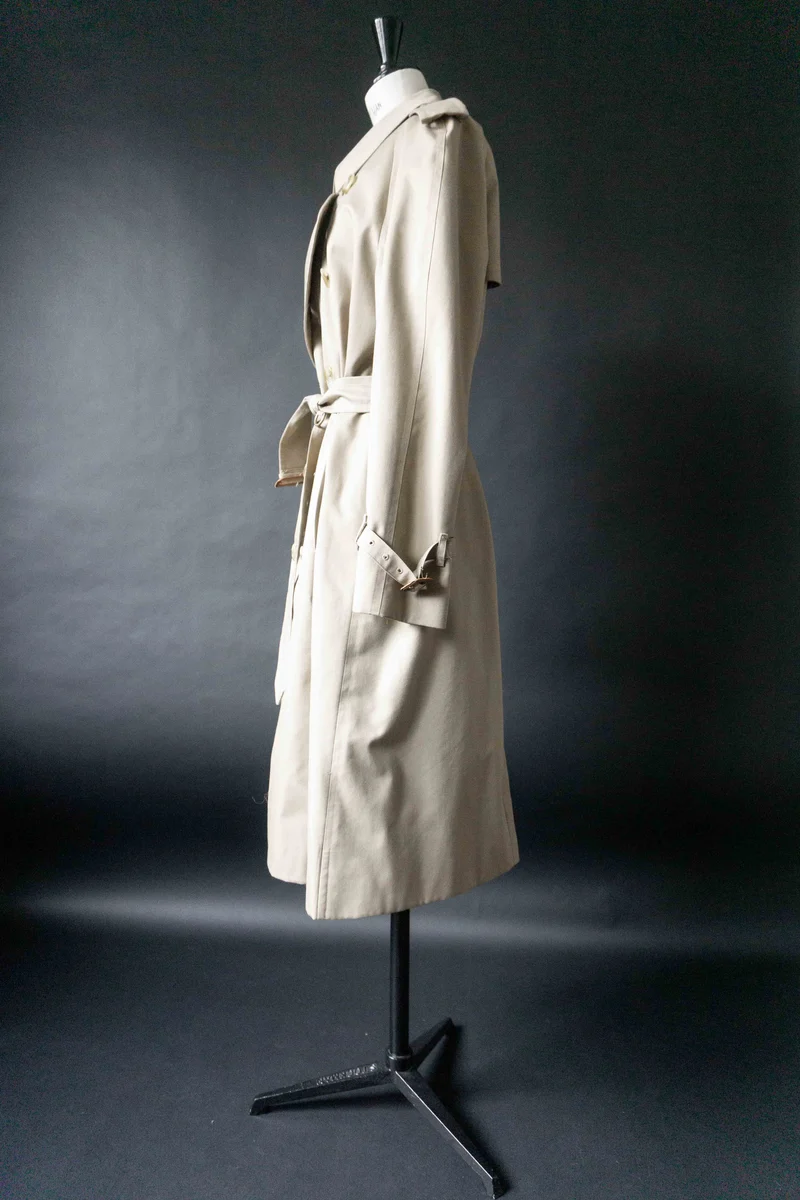 Vintage Burberry Trench, M–L