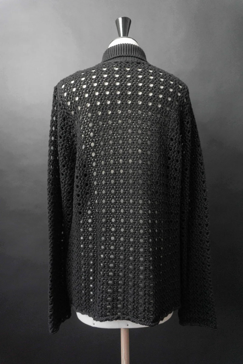 OMEN Hamburg Designer Lochmuster Strickjacke, M–L