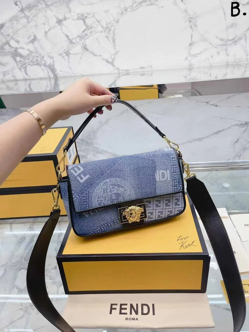 Jean Versus Bag