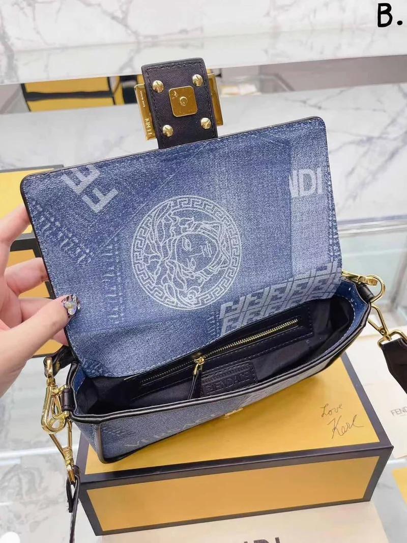 Jean Versus Bag