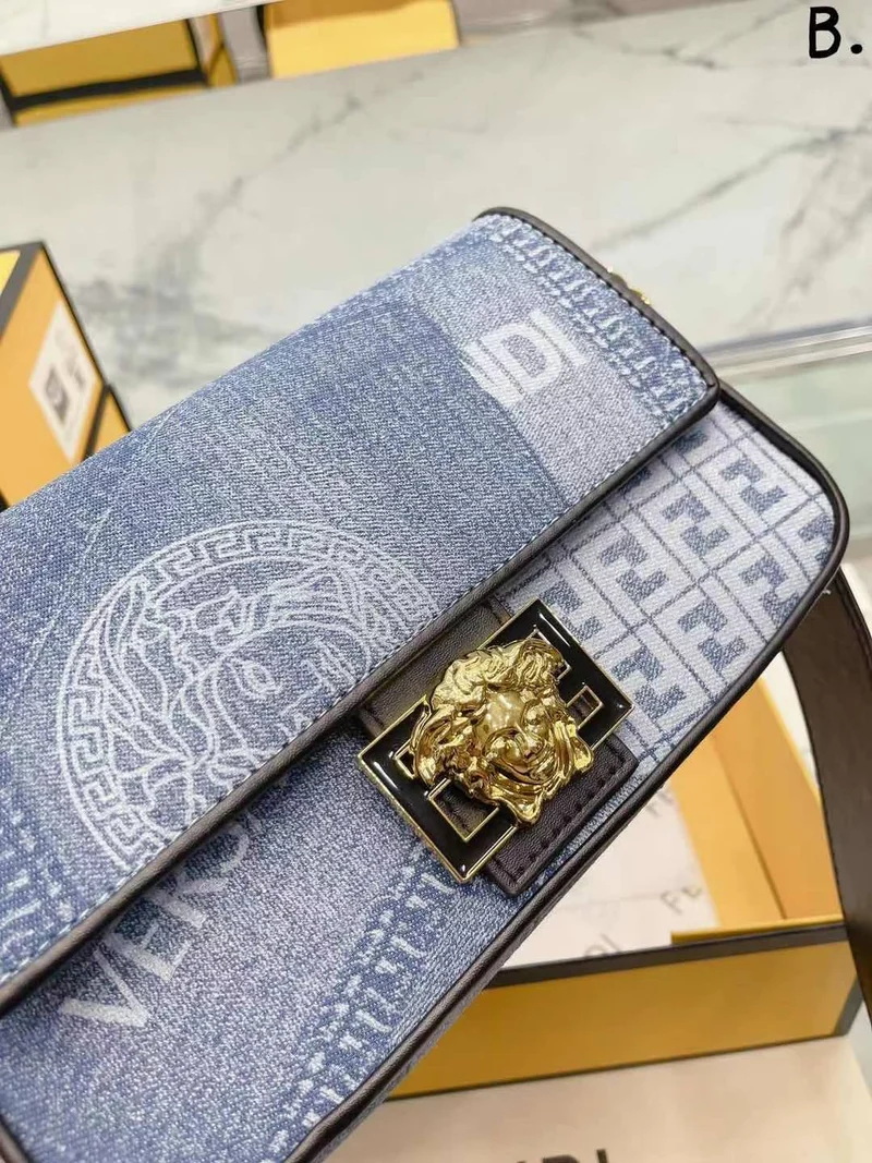 Jean Versus Bag