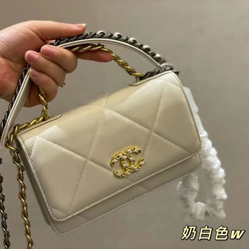 Leather C Chain Shoulder Bag