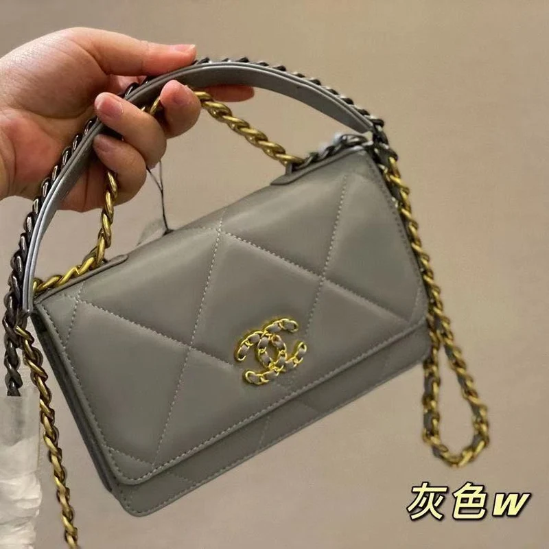 Leather C Chain Shoulder Bag