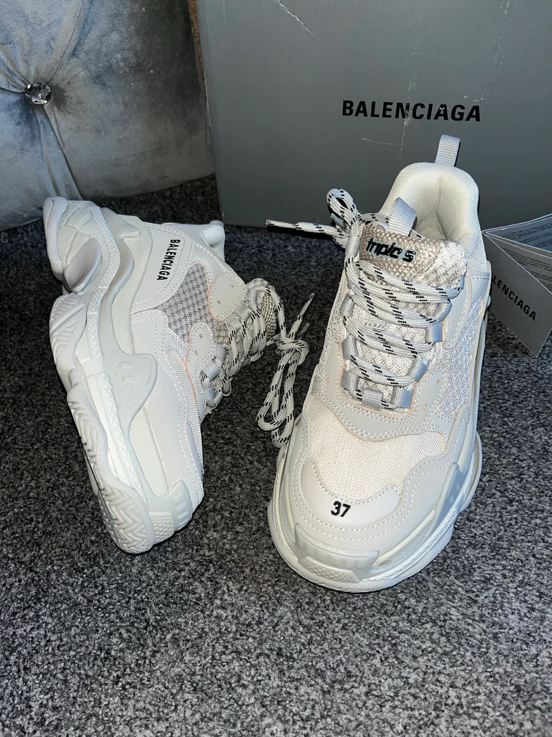 Triple Trainer - Pale Grey/Off White