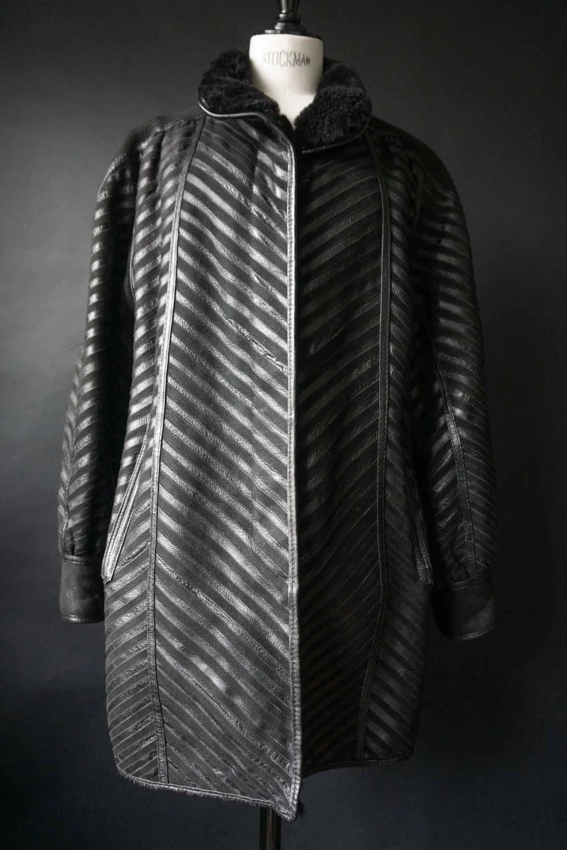 Vintage Lammfellmantel 80s Schwarz, S–M