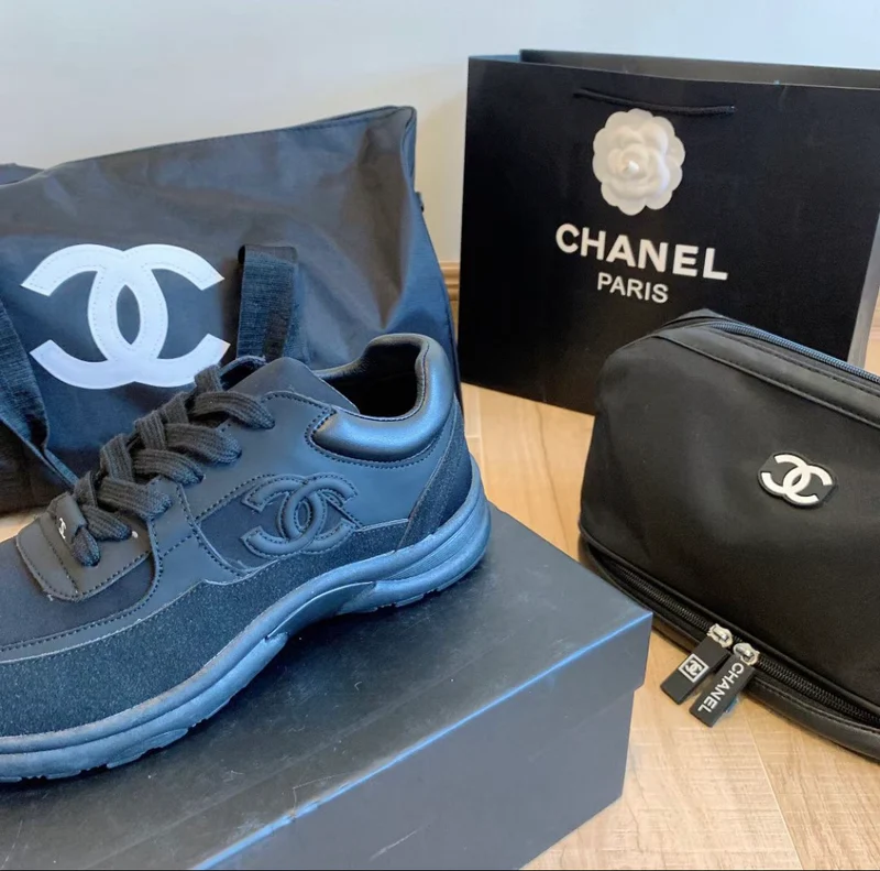 Black C Runners