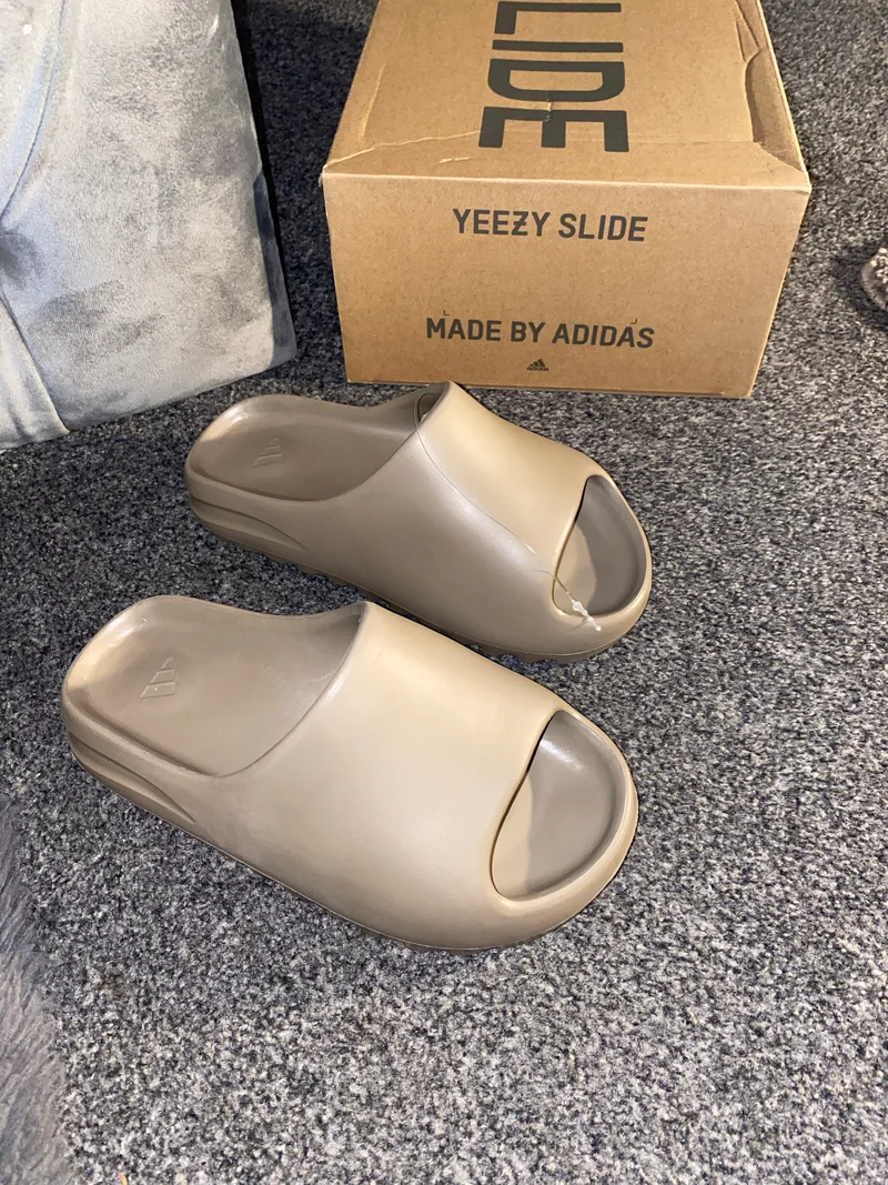 Beige Foam Sliders