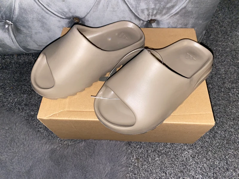 Beige Foam Sliders