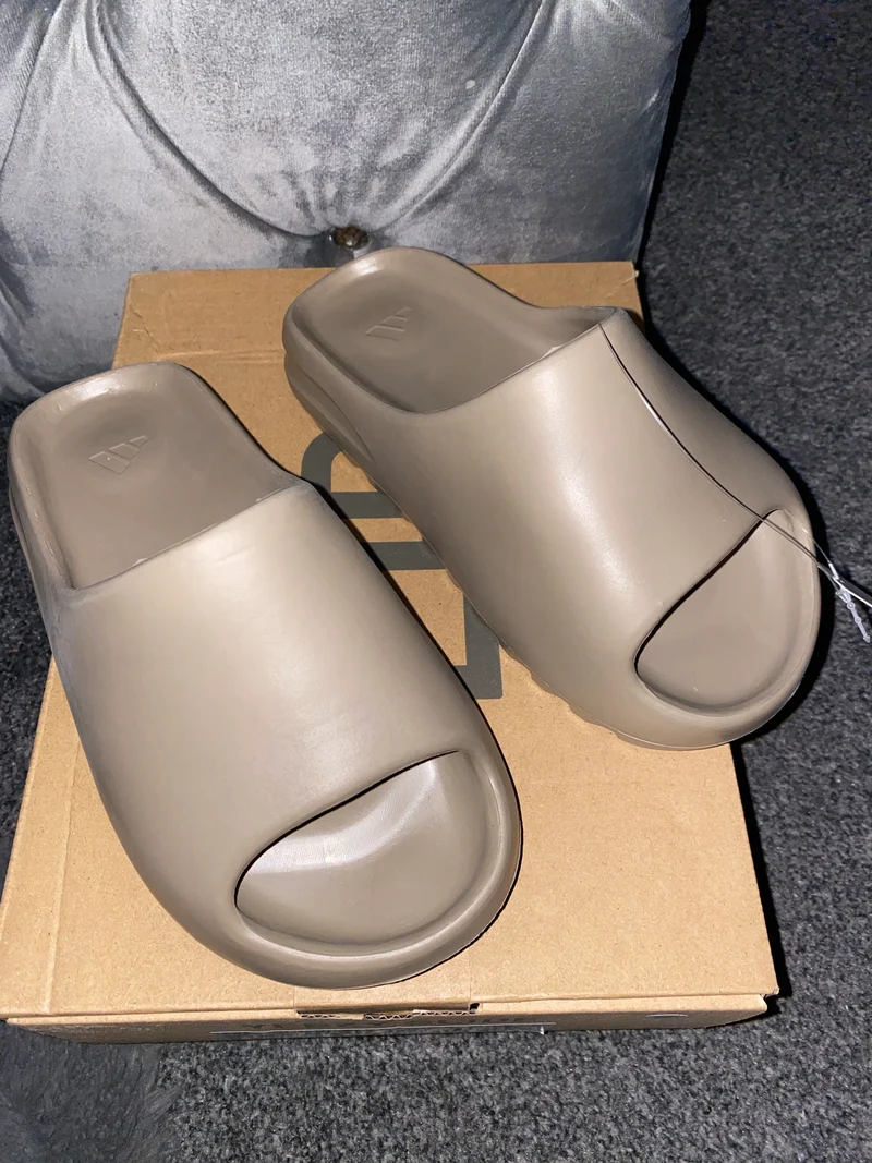 Beige Foam Sliders