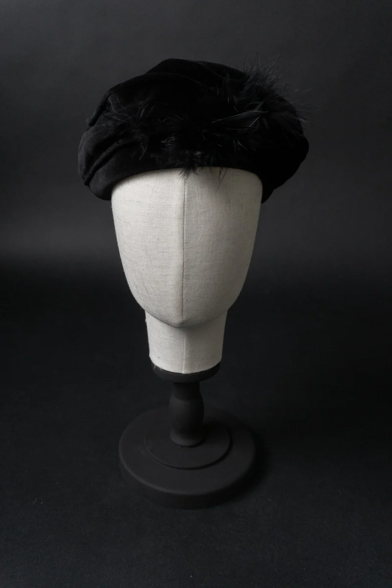 30s Samt Baret Mütze, Feder, Schwarz, schwedisch, 54