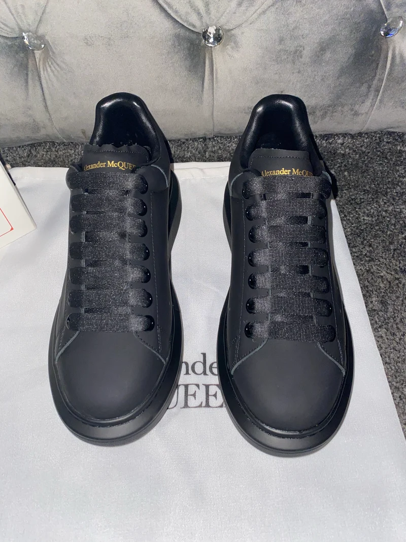 Matt Black Queens