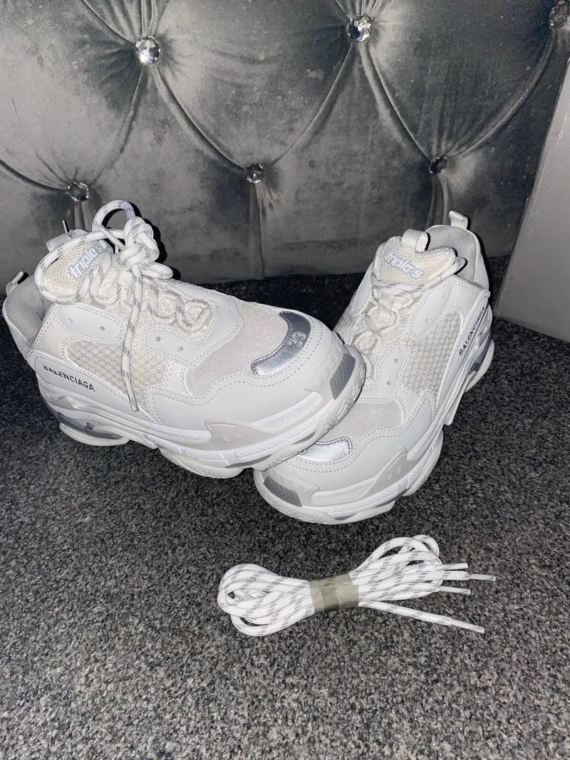 Triple Trainers - Light Grey