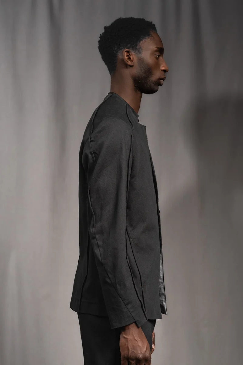 eigensinnig wien | Walpole | Leichtes Herren Designersakko mit Stehkragen aus schwarzer Gabardine-Baumwolle