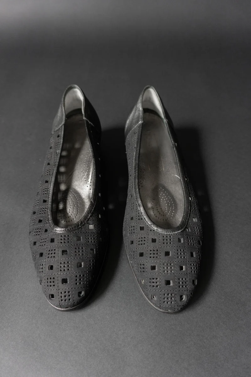 Vintage Lederpumps mit Lochmuster & Mini-Keilabsatz 41