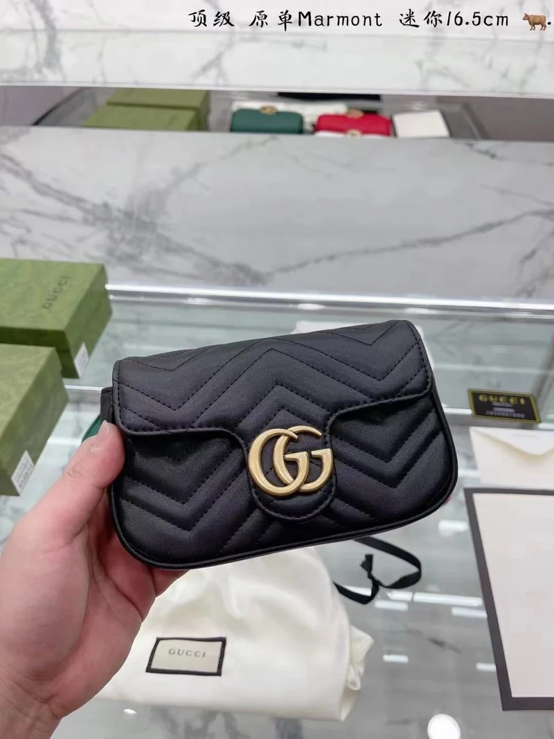G Shoulder Chain Bag
