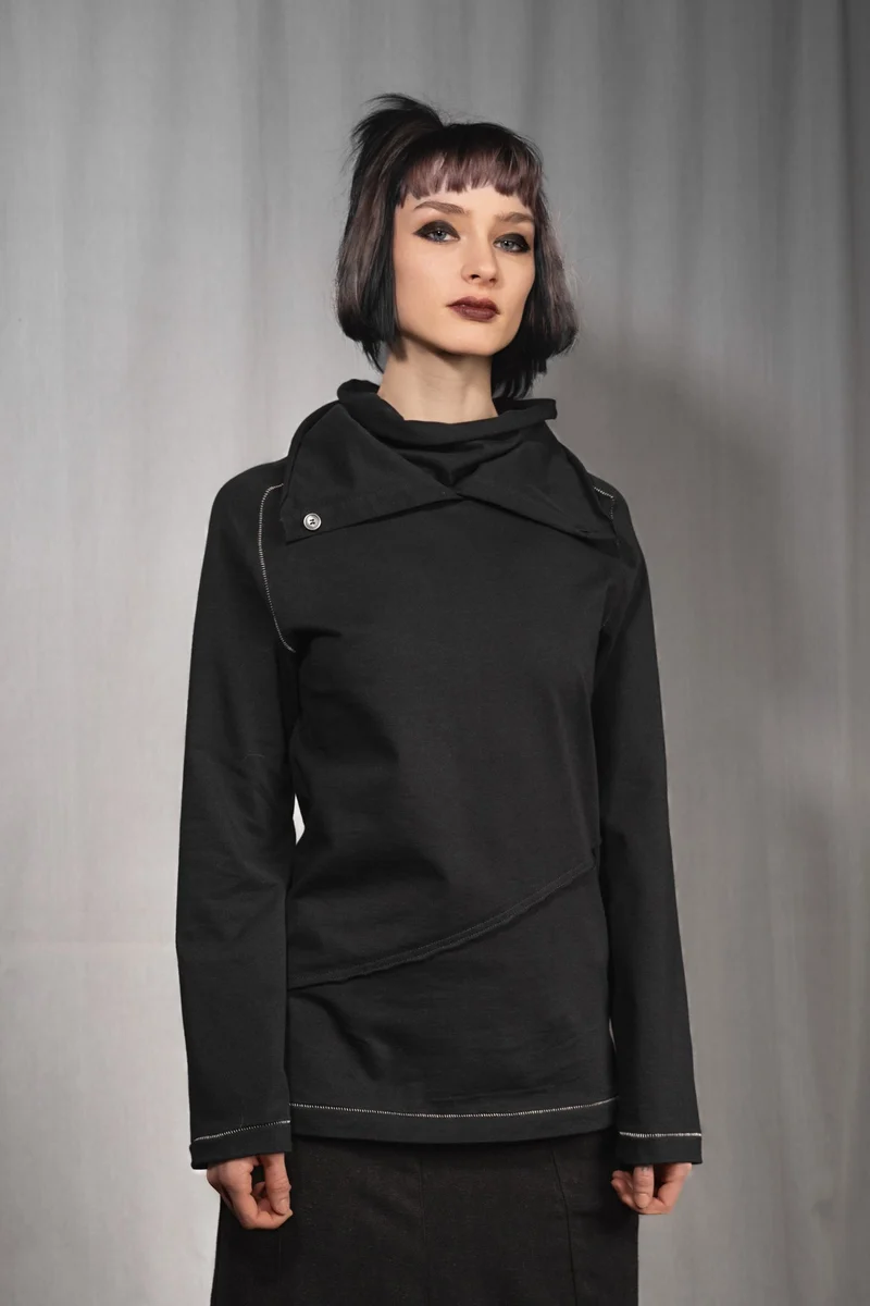 eigensinnig wien | Flaubert | Leichter, schwarzer Baumwoll-Strickpullover mit ungewöhnlichem Schalkragen