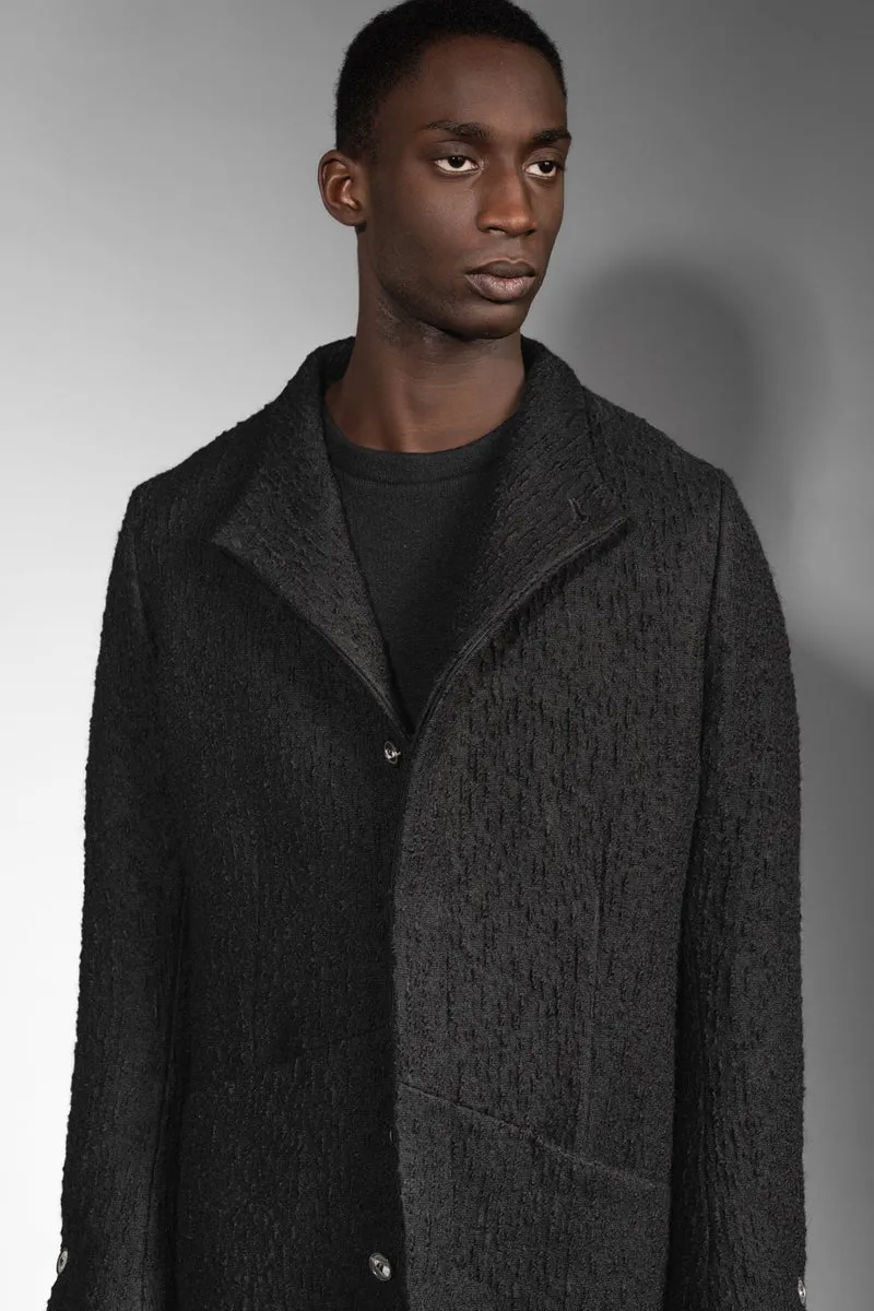 eigensinnig wien | Barnabas | Schwarzer Designer Herren Stehkragen-Wintermantel aus japanischer Wolle
