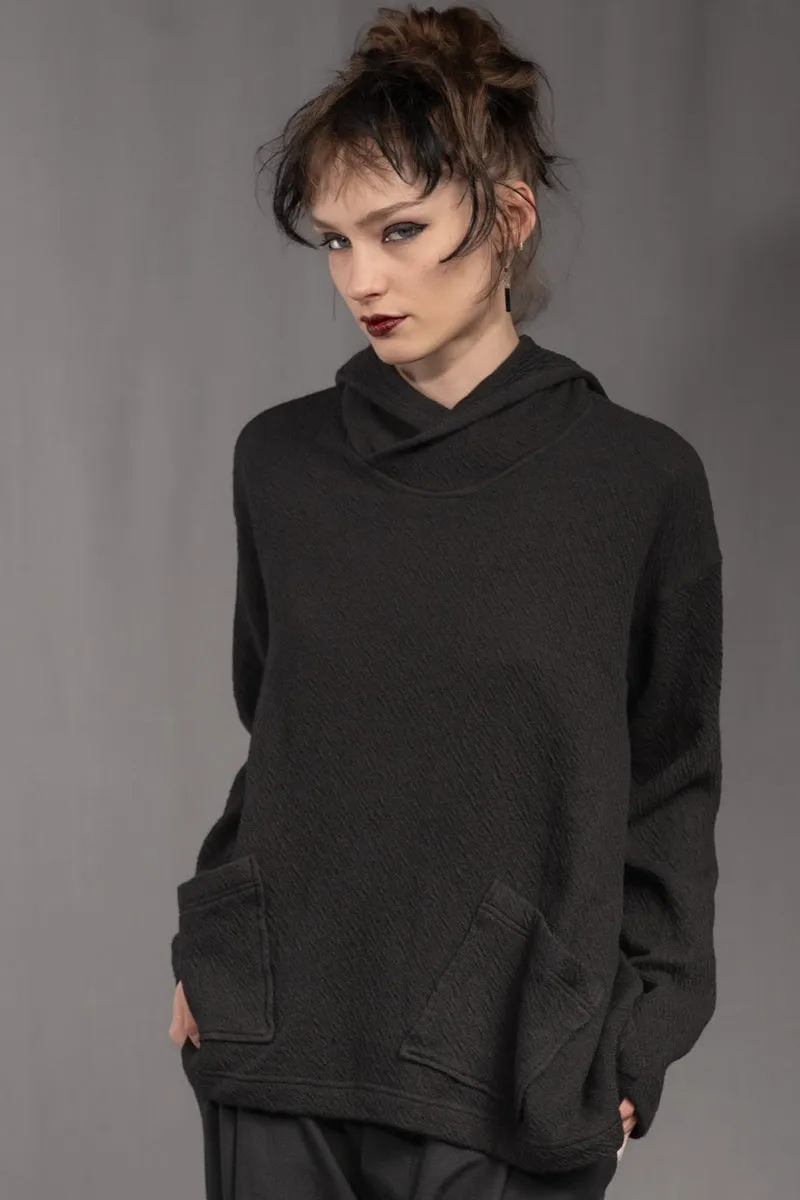 eigensinnig wien | Breed | Exklusiver Strickhoodie aus Merinowolle in Schwarz