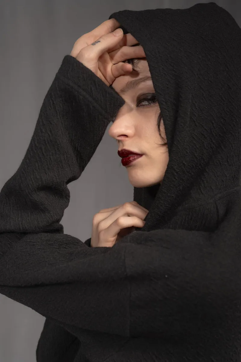 eigensinnig wien | Breed | Exklusiver Strickhoodie aus Merinowolle in Schwarz