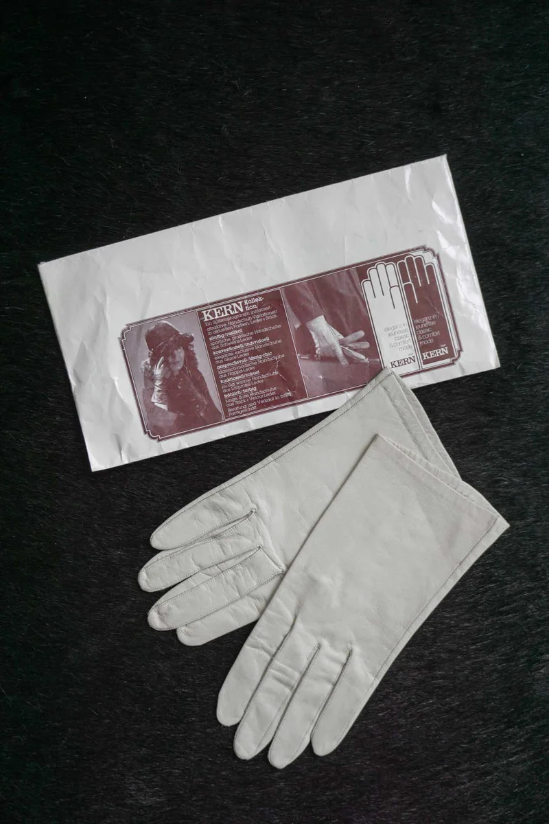 Weiße Vintage Lederhandschuhe von KERN