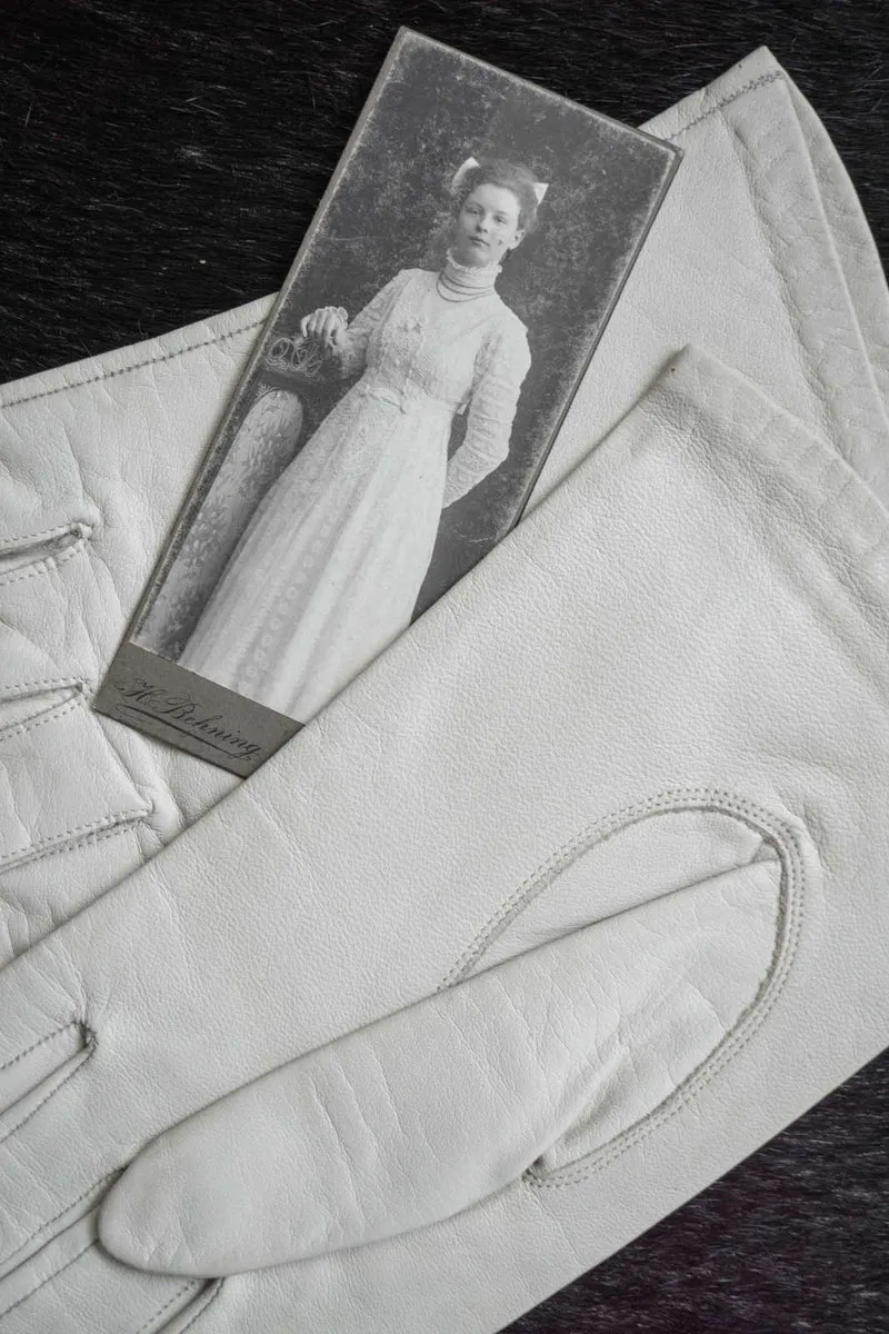 Weiße Vintage Lederhandschuhe von KERN