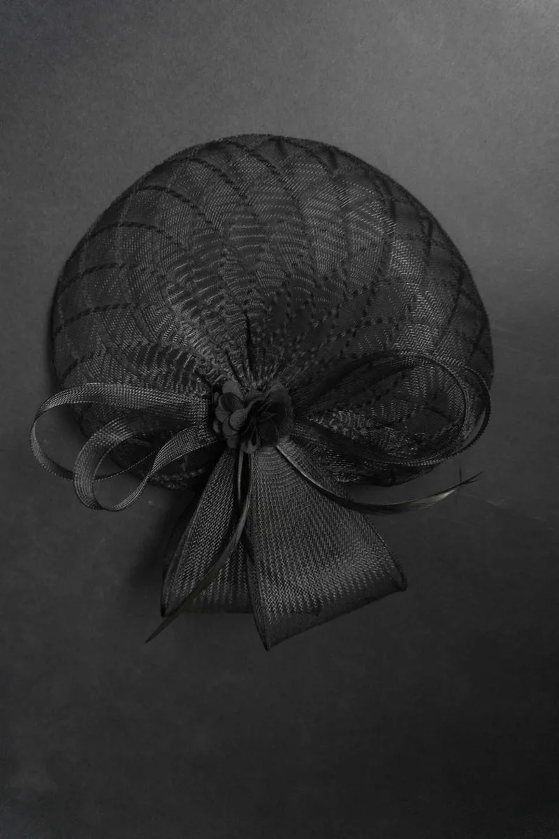 Vintage Gothic Fascinator aus den 50er Jahren mit Schleier