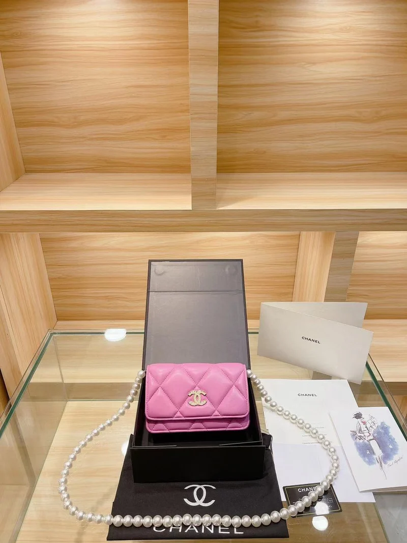 Small C Pearl Bag