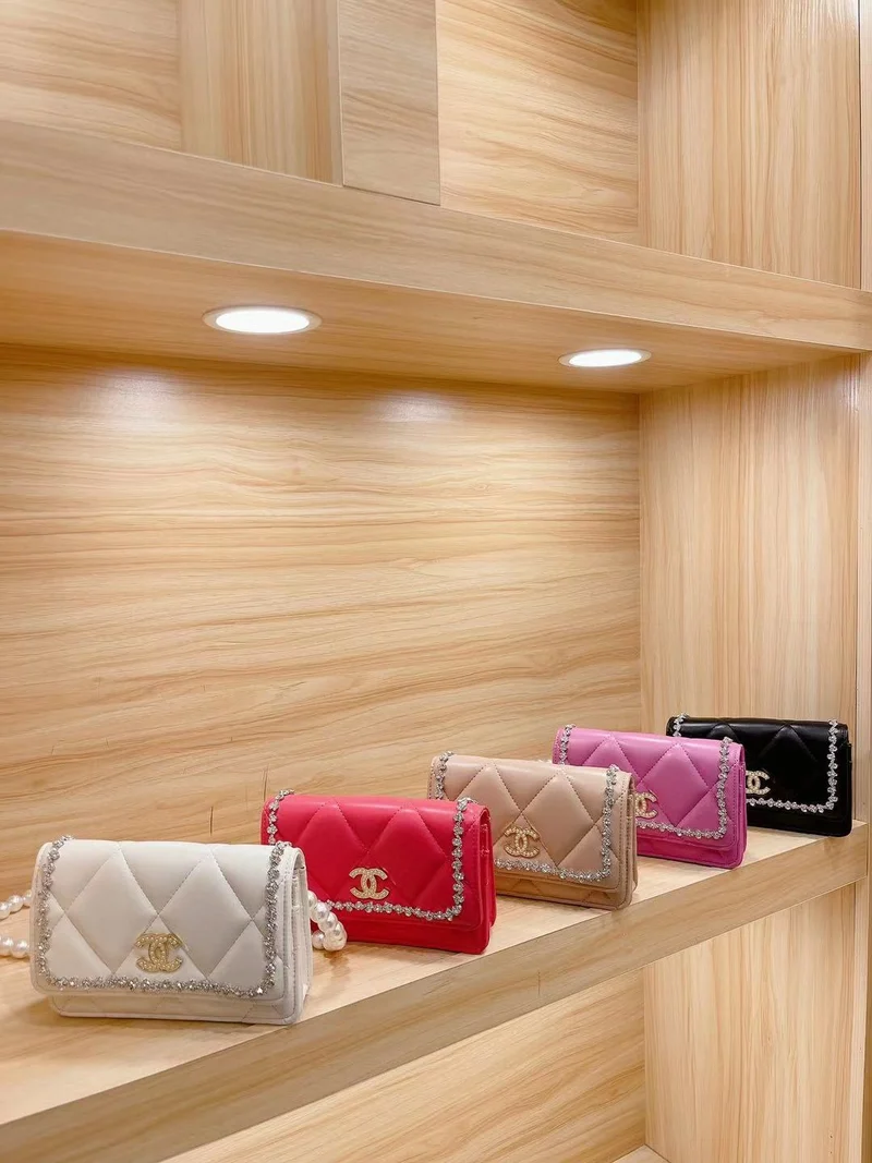 Small C Pearl Bag