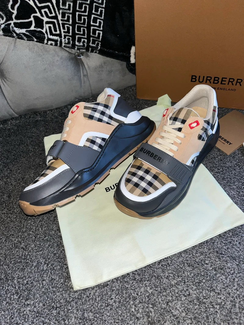 Black Burb Trainers