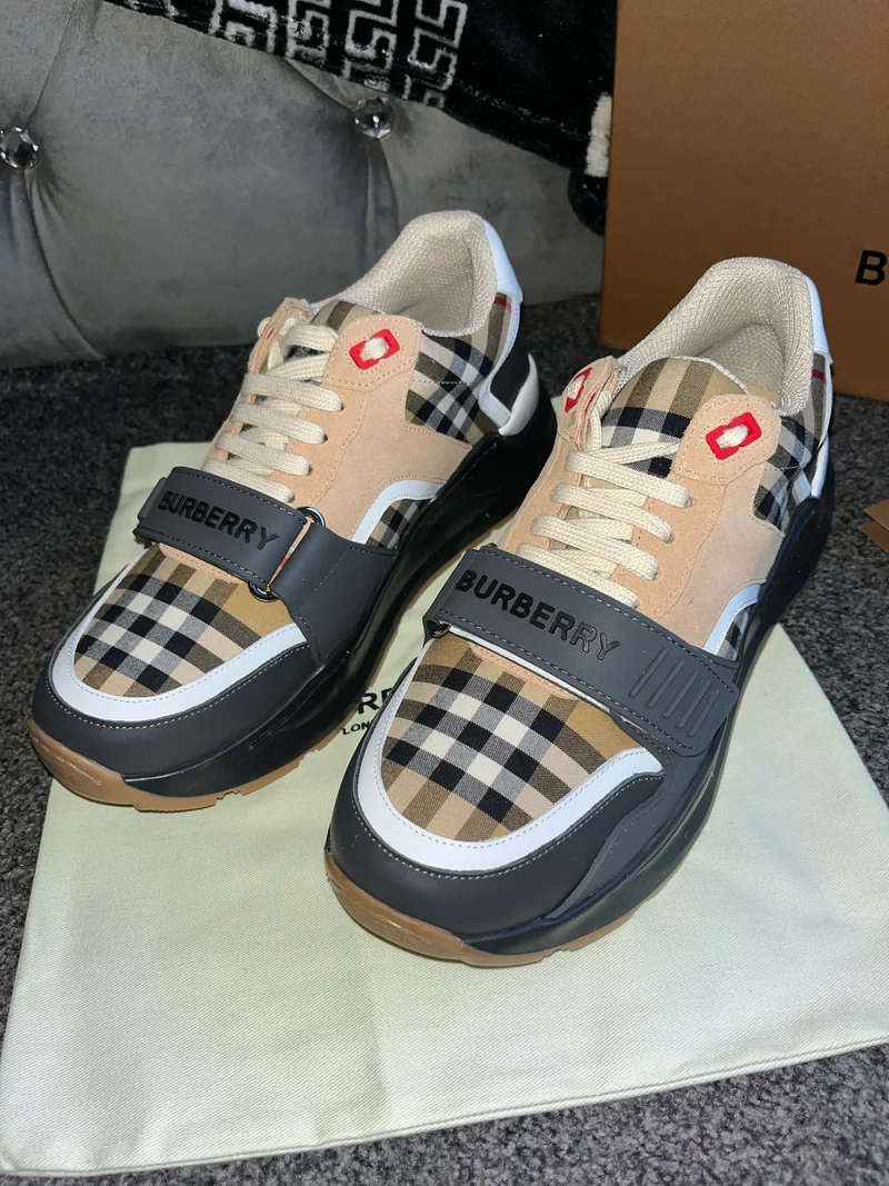 Black Burb Trainers