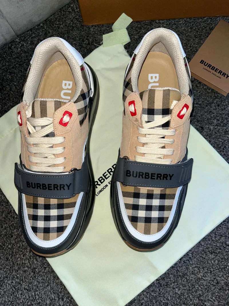 Black Burb Trainers