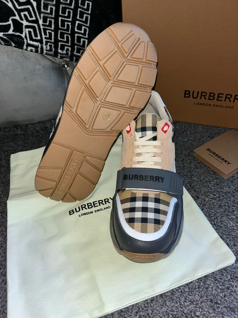 Black Burb Trainers