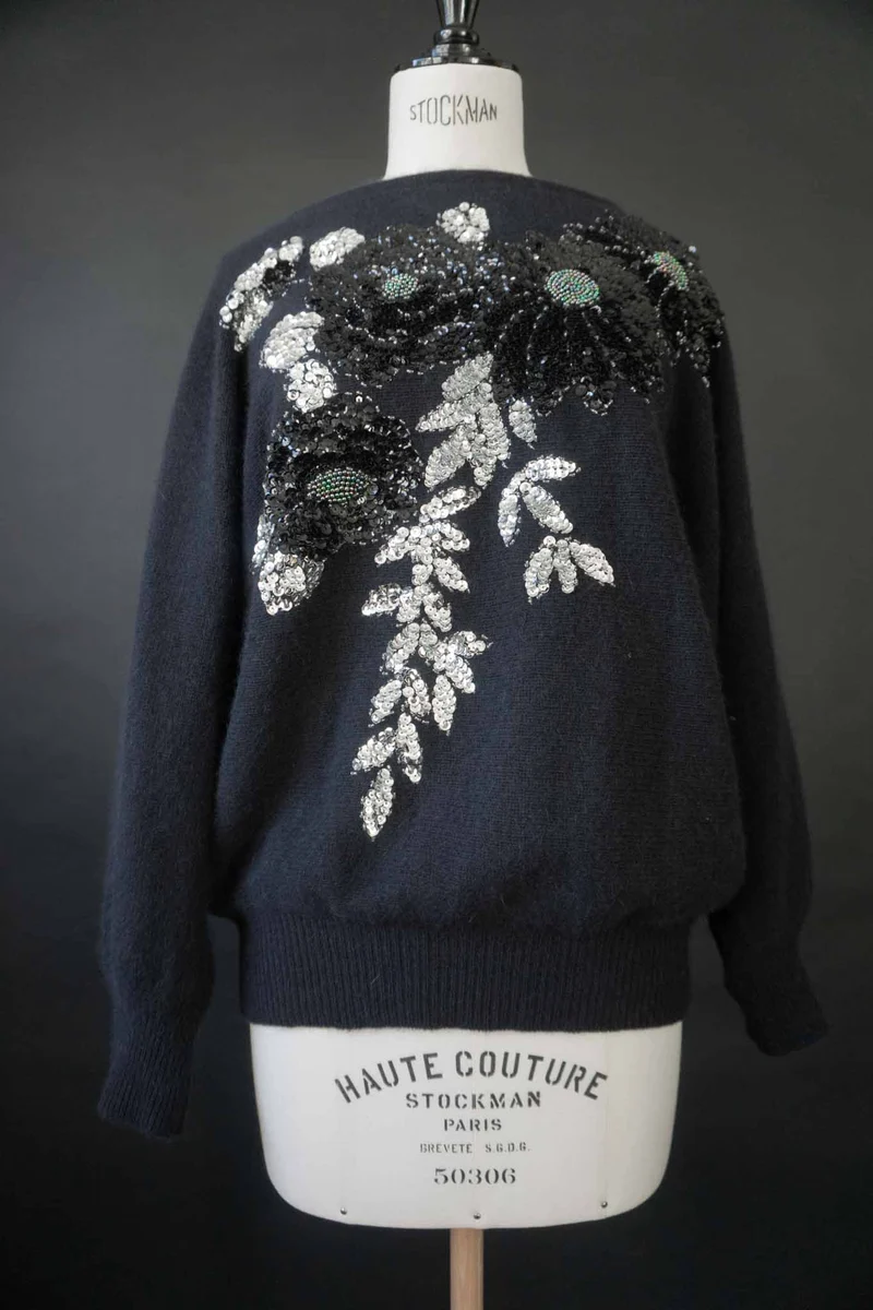 Vintage 80s Statement-Pullover mit handbestickten Paillettenblüten Schwarz, M–L