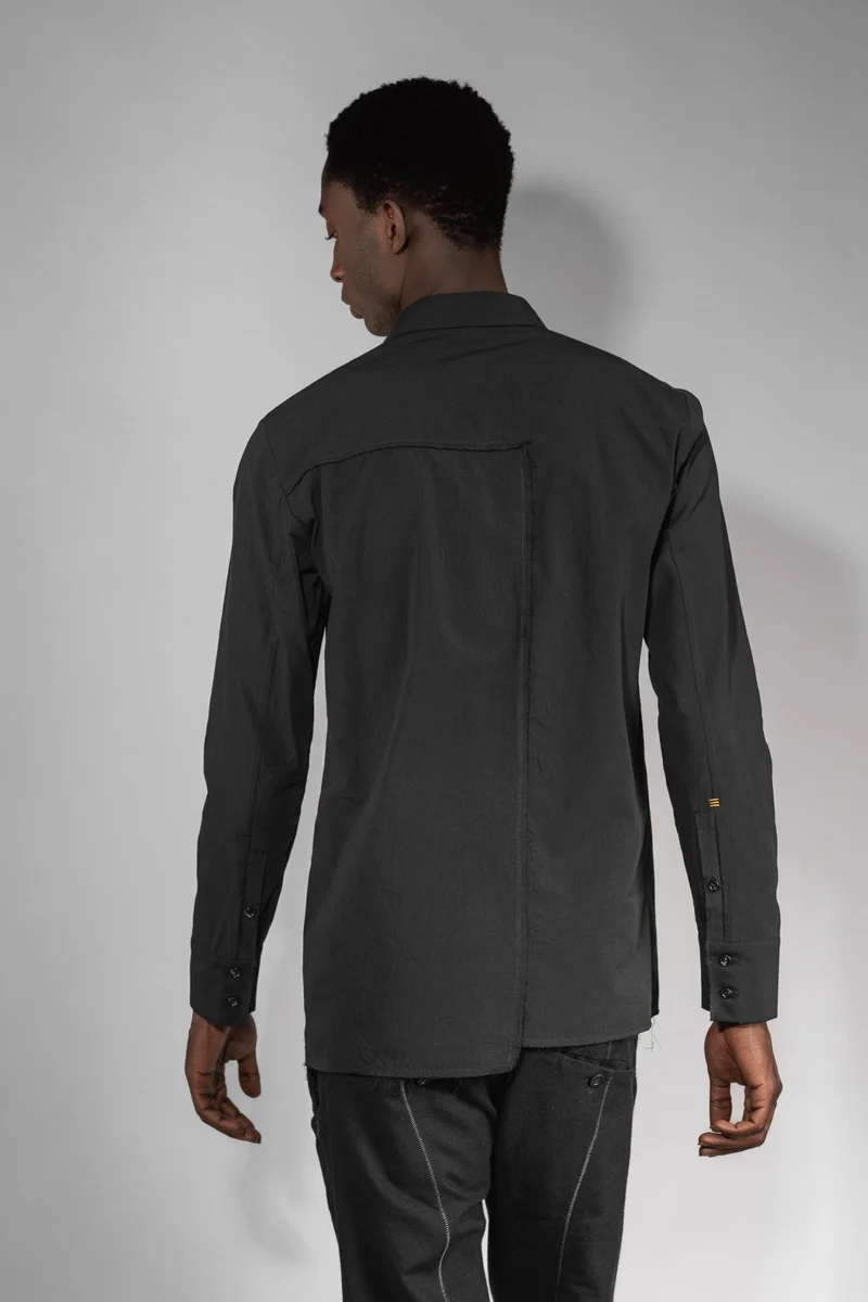 eigensinnig wien | Wittgenstein | Schwarzes Herren-Designerhemd mit unkonventionellem Kragen aus japanischer Baumwolle