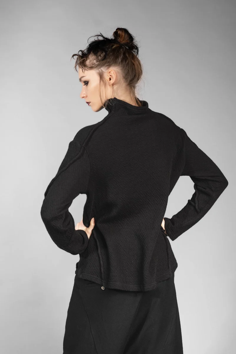 eigensinnig wien | Candide | Schwarzer Designer Rollkragen-Pullover aus Merinowolle