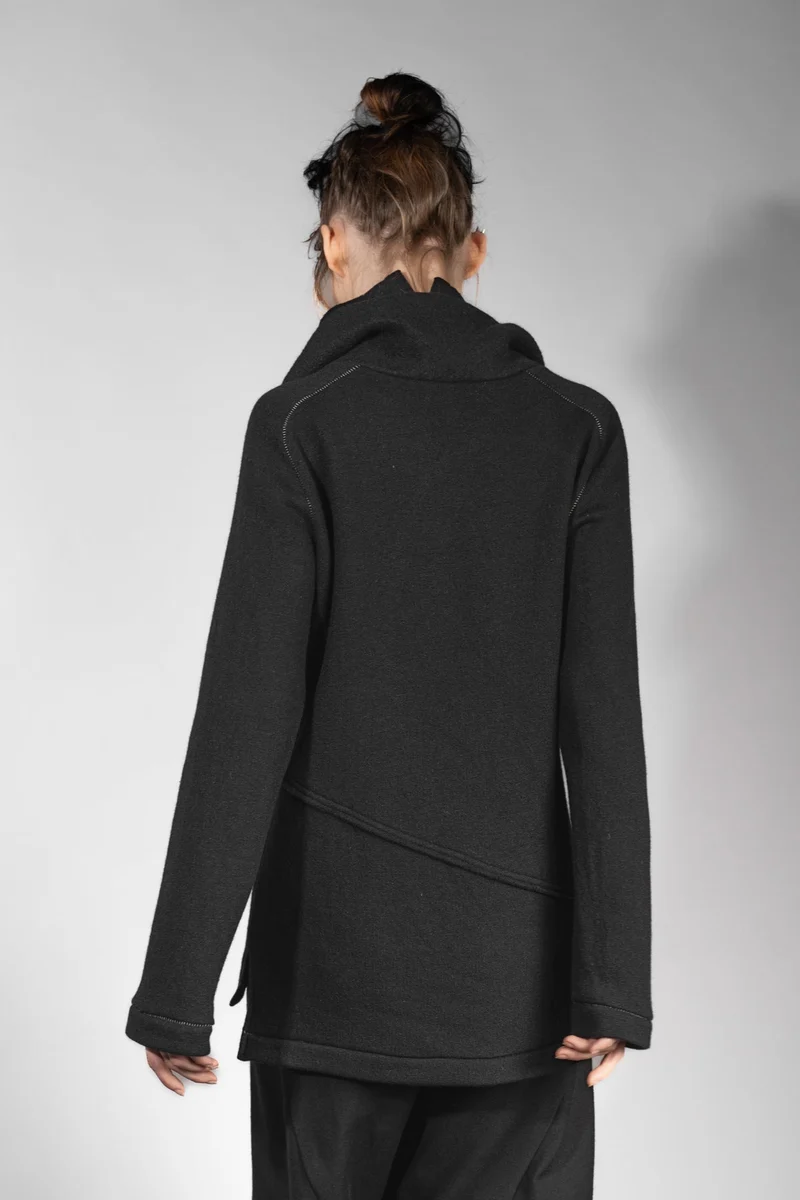 eigensinnig wien | Flaubert | Schwarzer Woll-Strickpullover mit ungewöhnlichem Schalkragen