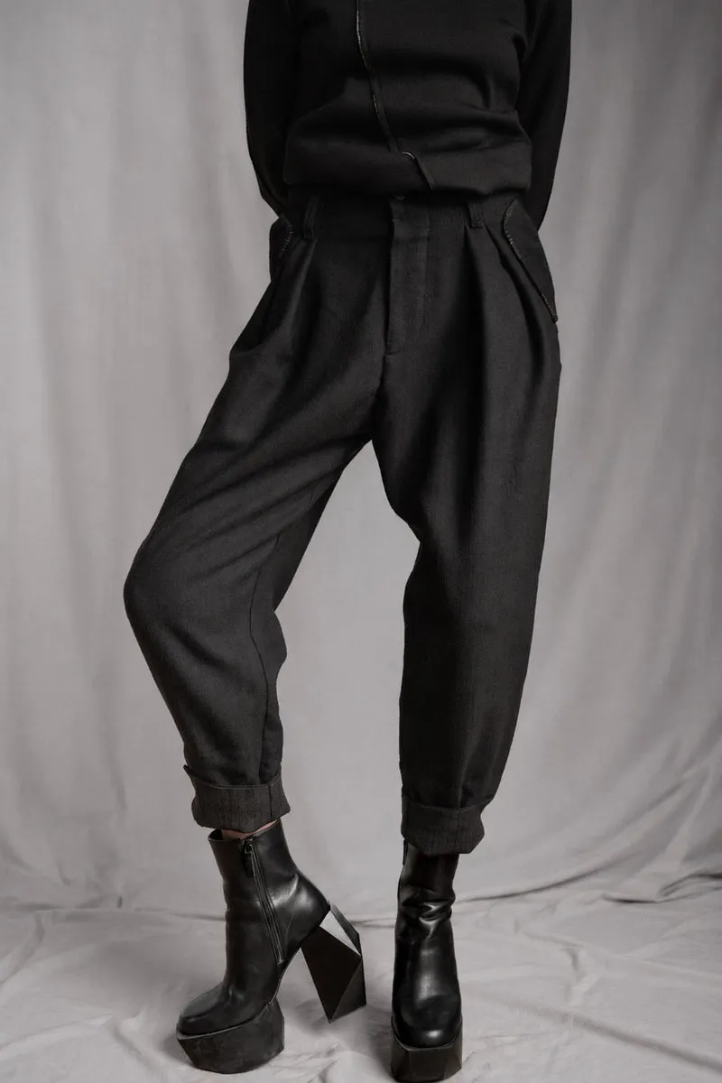 eigensinnig wien | SonEgo | Sartorialer Damen-Hosenanzug aus italienischer Luxuswolle mit Bundfaltenhose