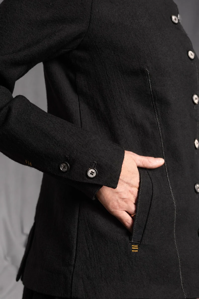 eigensinnig wien | SonEgo | Sartorialer Damen-Hosenanzug aus italienischer Luxuswolle mit Bundfaltenhose