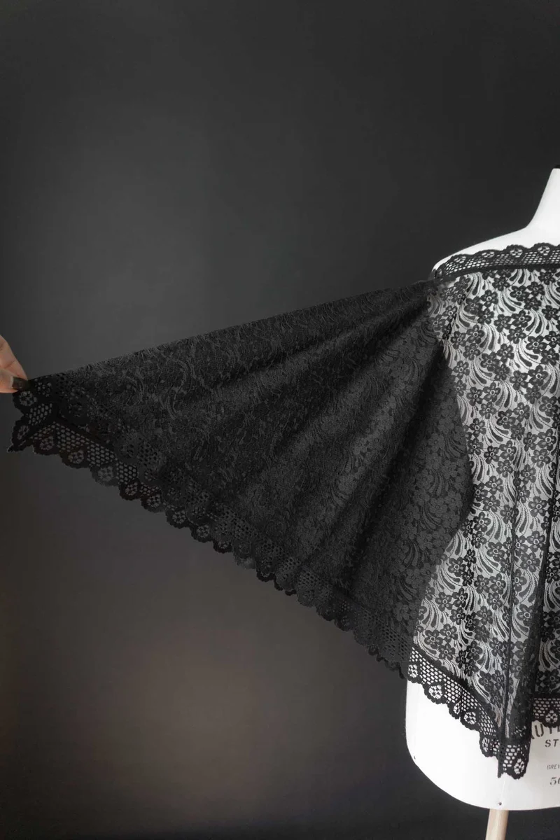 Vintage 70s Spitzen-Cape – One Size Witchy Vibe