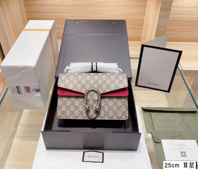 G Shoulder Bag