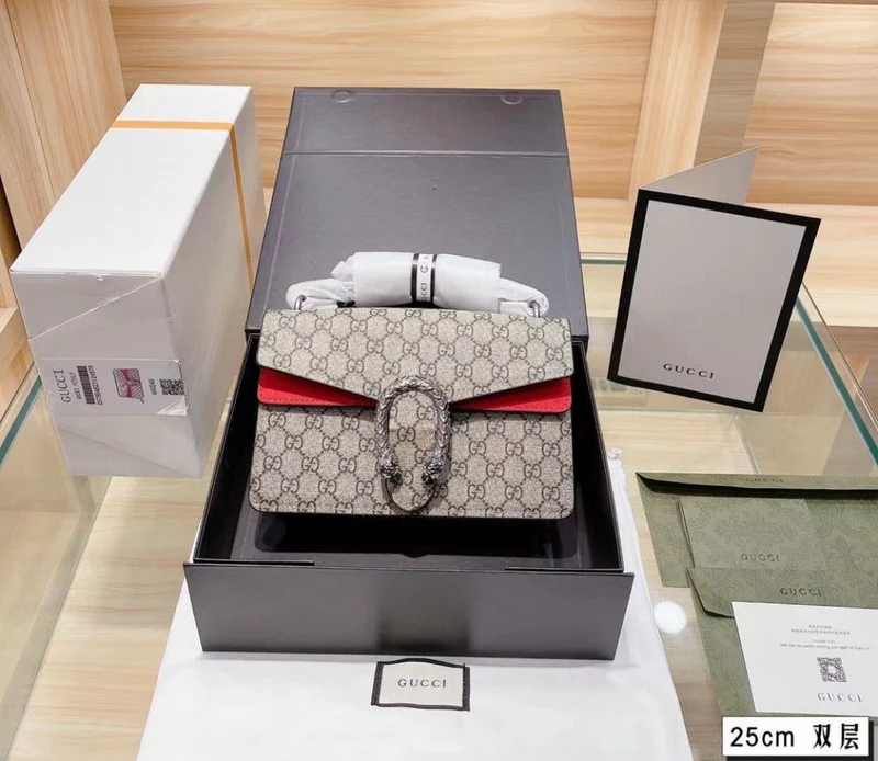 G Shoulder Bag