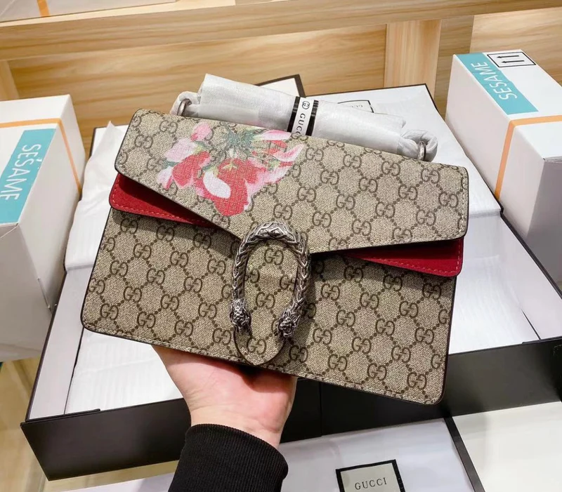 G Shoulder Bag