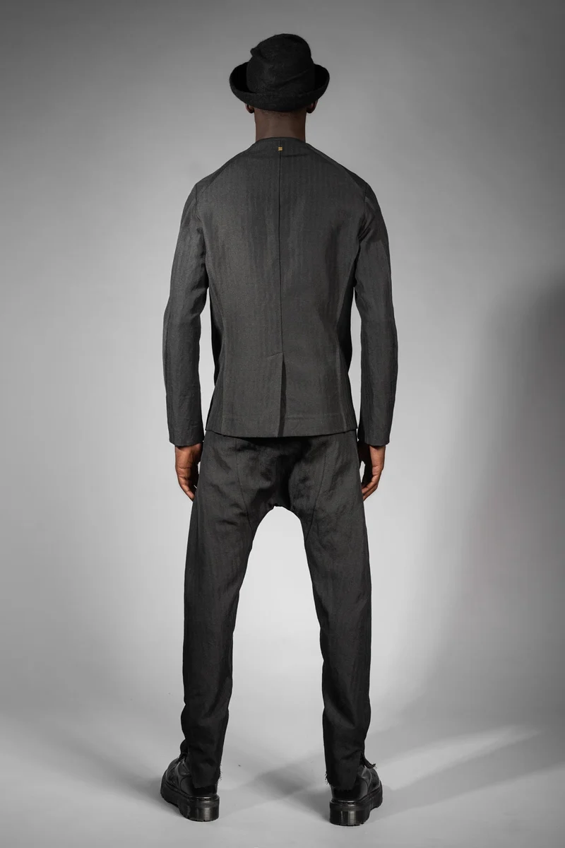 eigensinnig wien | GoeWal | Schwarzer Designer Streifen Anzug für Herren mit Drop Crotch Pants
