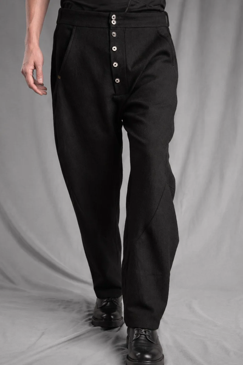 eigensinnig wien | RotVin | Designer-Zweiteiler mit Knickerbockerhose aus italienischer Schurwolle
